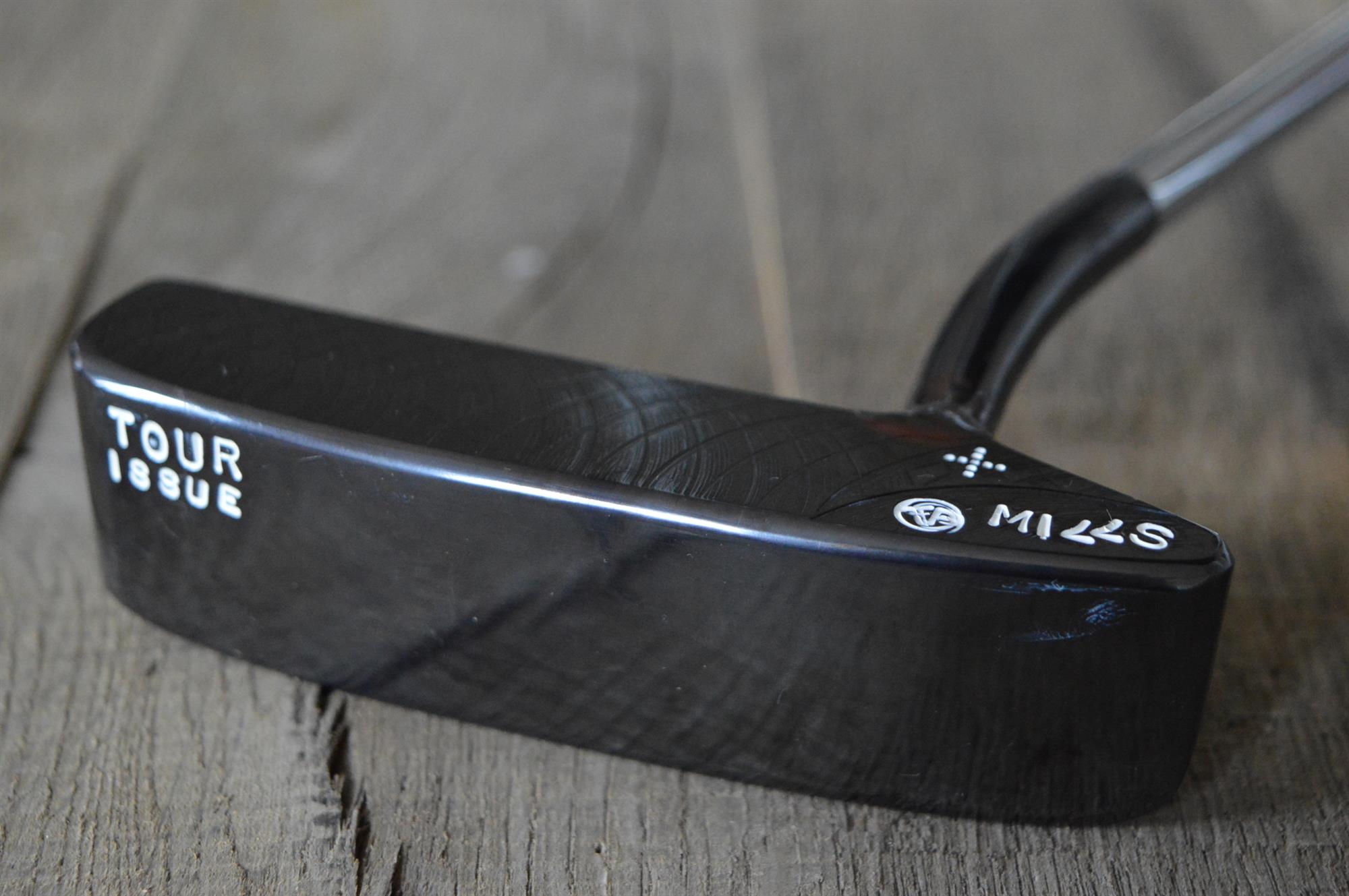 T.P.Mills Co. Golf Putter Trad II Dale by David Flow Neck in Oil Can